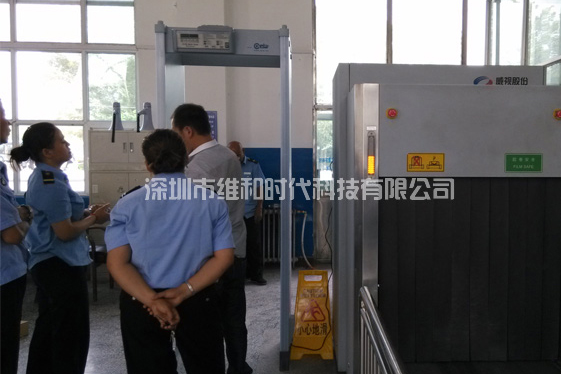 意大利啟亞（CEIA）品牌安檢門厚重的設(shè)計(jì)風(fēng)格深受好評