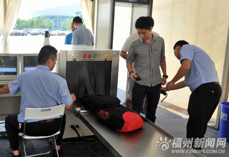 青運(yùn)村運(yùn)動(dòng)員啟用安檢機(jī) 模擬處置各種突發(fā)事件