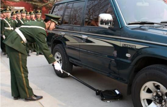 車底檢查鏡和車輛底盤檢查系統一樣嗎？