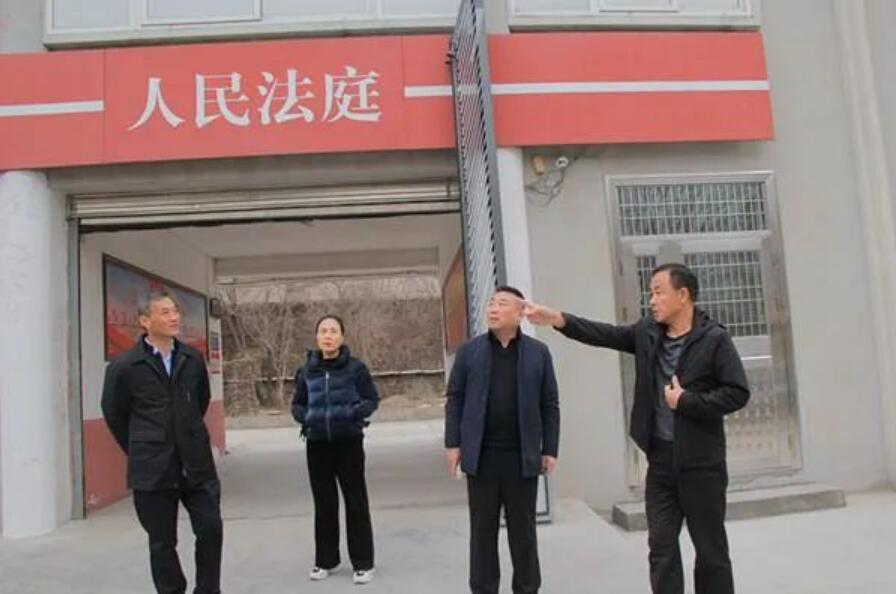 王益區法院加強安全保衛工作 人民法庭安檢門正式投入使用.jpg