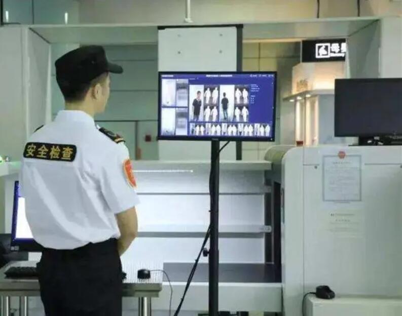 女性進(jìn)入安檢門通道時(shí)，安檢員會感到尷尬嗎？過安檢的注意事項(xiàng)-3.jpg